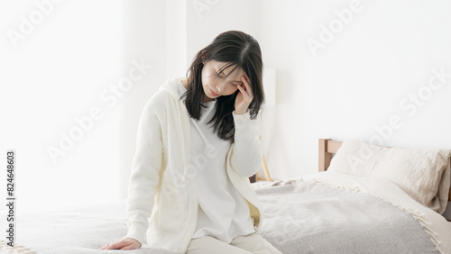 Cuadro en lienzo 体調不良でだるい女性