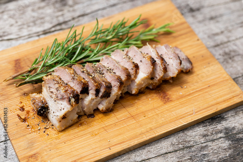 キャンプで食べる自家製焼豚　ローストポーク