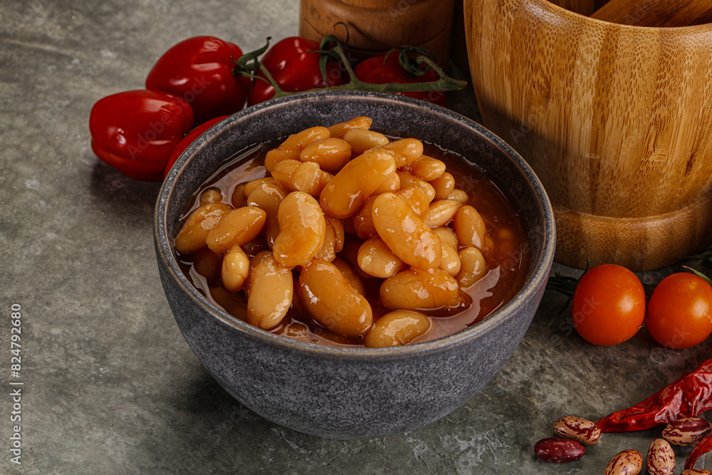Canned beans in tomato sauce Canned beans in tomato sauce