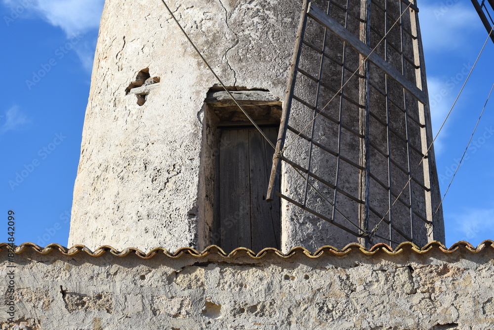 Antico mulino a vento utilizzato nelle saline di Trapani