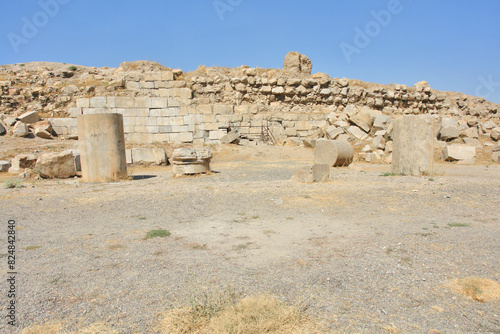 Fotografia Stanowiska archeologiczne świątyni Anahita w Iranie przypisywane starożytnemu ir