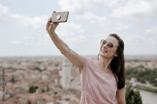 Frau macht einen Selfie, Verona, Italien