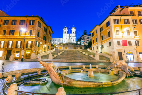 Tableau sur toile Spanish Steps in Rome at night, Italy