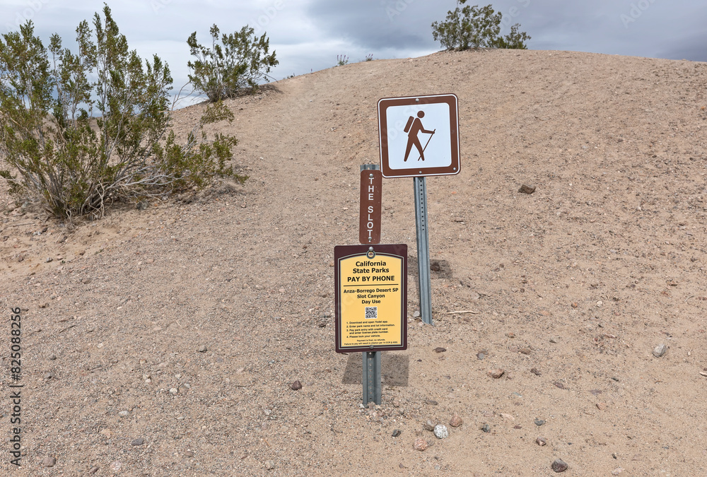 Αυτοκόλλητο Anza Borrego State Park, California - March 14, 2023: Sign at the trailhead to the Slot canyon