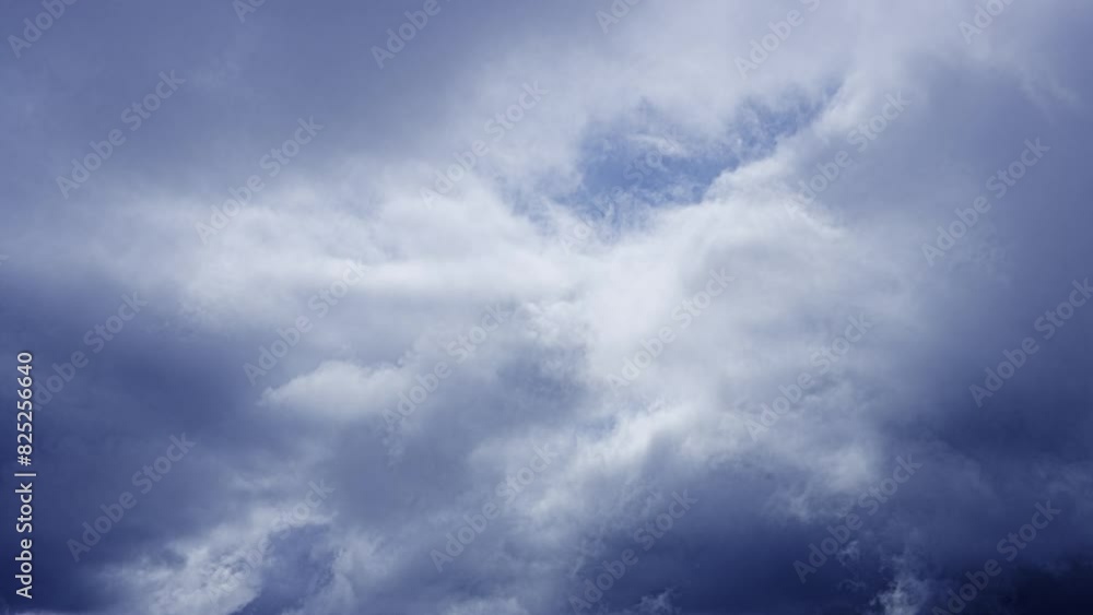 Cloudy windy day.. Cloudscape in springtime. Cloudy windy day.. Cloudscape in springtime.
