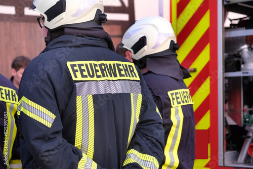 Feuerwehr-Blaulicht Feuerwehr in verschiedenen Bildern und Aktionen in Deutschland.