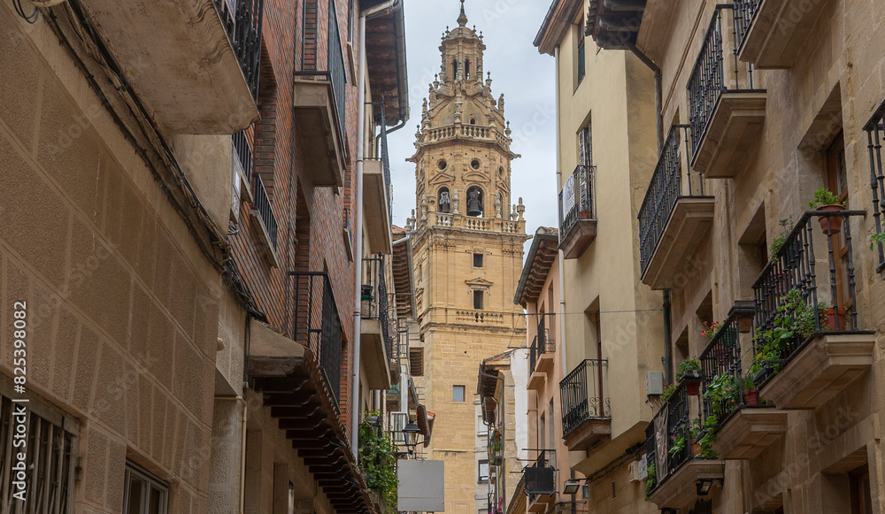 Narrow alley with the Church of Santo Tomas in La Rioja, Spain Narrow alley with the Church of Santo Tomas in La Rioja, Spain
