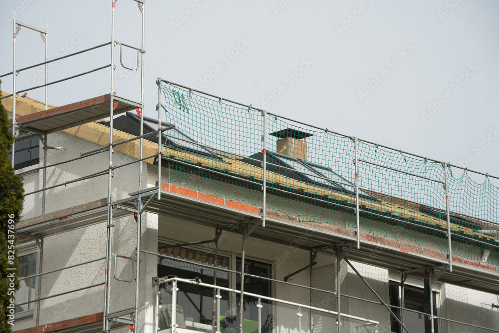 Fototapeta premium Residential building renovation - renovation - roofer