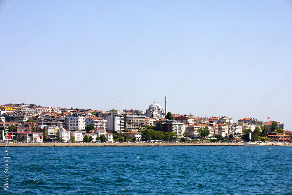 Fototapeta premium Ayazma Mosque, Üsküdar Ayazma Mosque taken from the Bosphorus