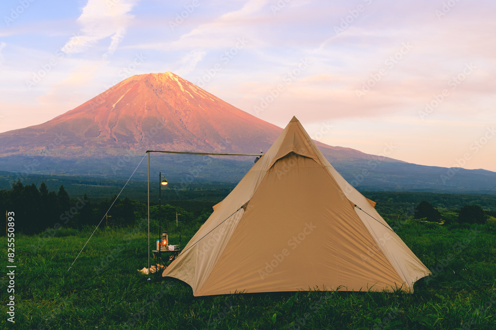 赤富士とテント