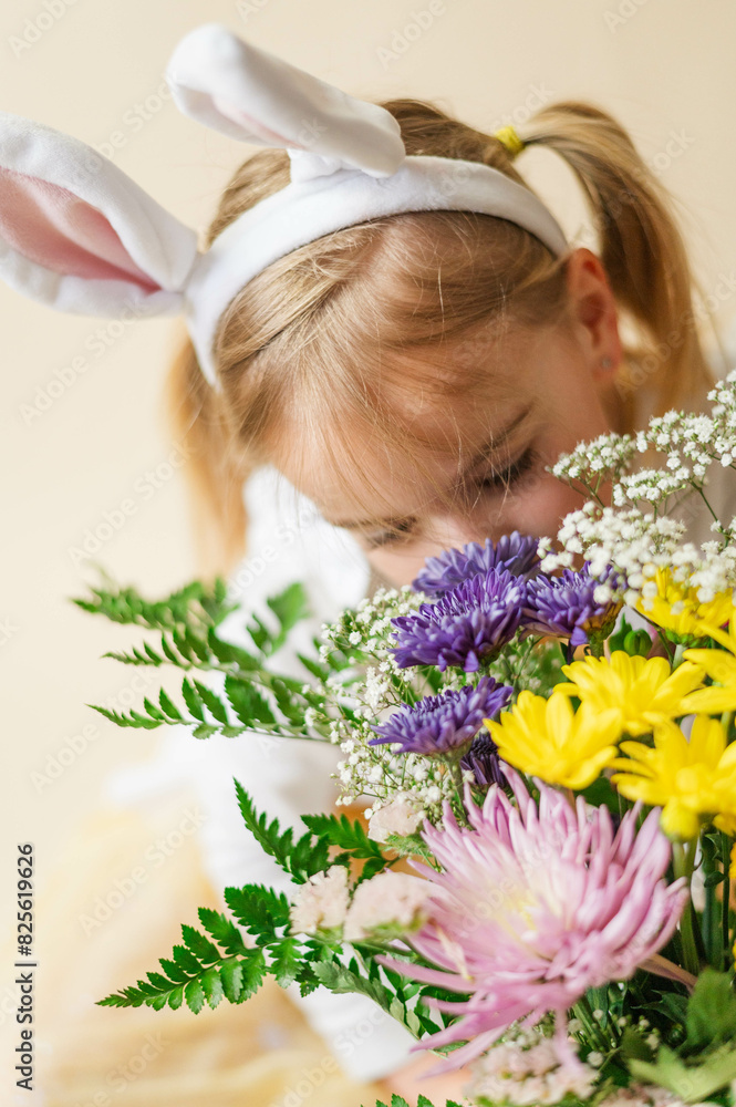 Naklejka premium little girl with bunny ears