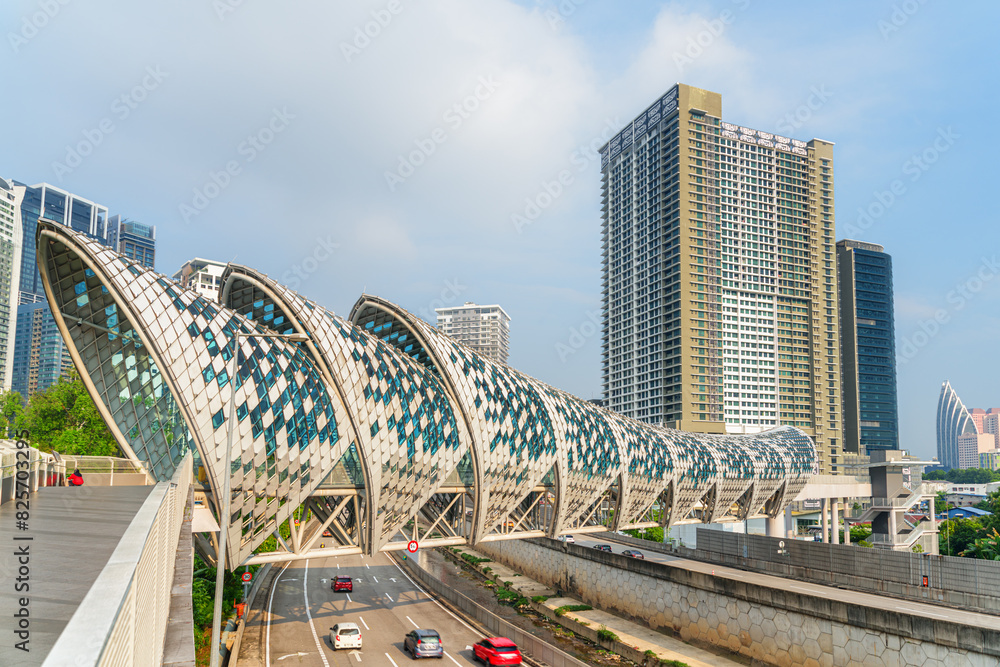 Fototapeta premium Awesome view of Saloma Link Bridge in Kuala Lumpur, Malaysia