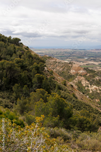 Vue de la Bardena Negra située dans les Bardenas Reales, une région naturelle semi-désertique de Navarre, en Espagne.