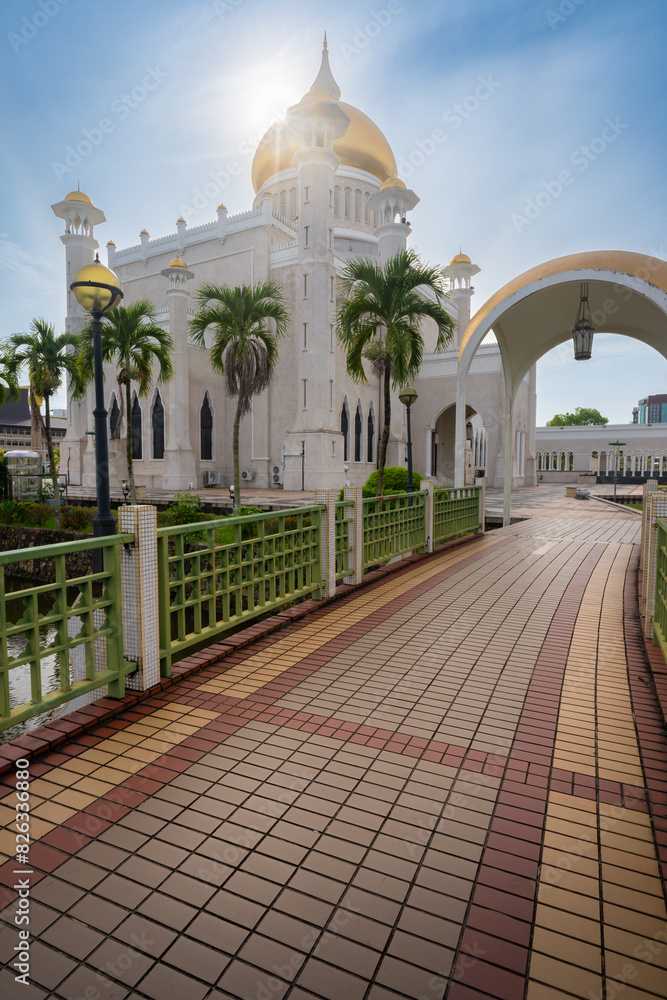 Fototapeta premium Beautiful landscape of Omar Ali Saifuddien Mosque in Bandar Seri Begawan, Brunei.