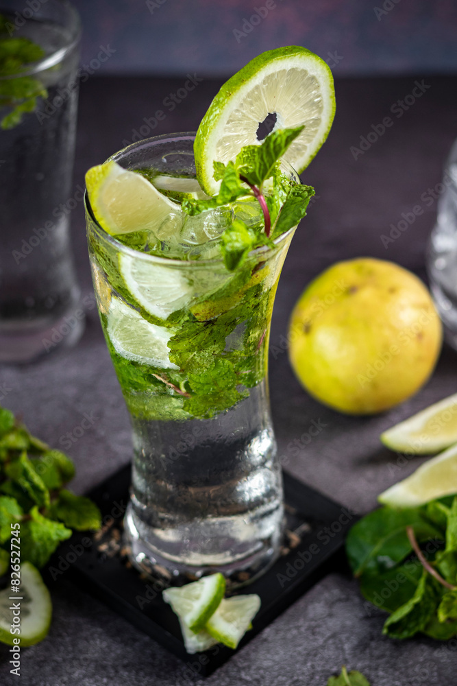 Fototapeta premium mojito cocktail with lime