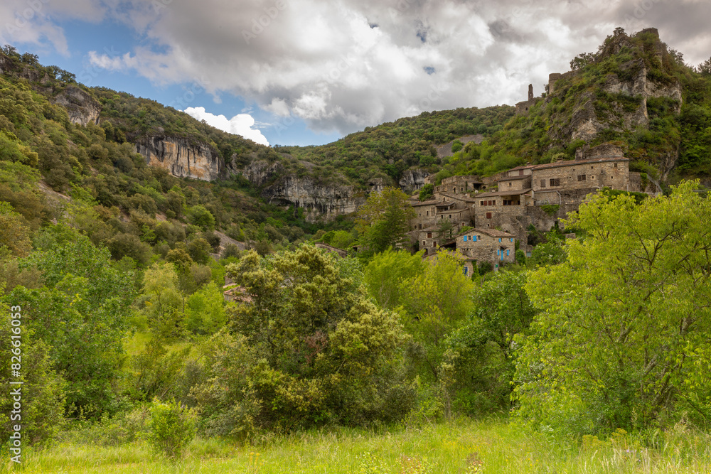 Fototapeta premium Le village de Rochecolombe en Ardèche