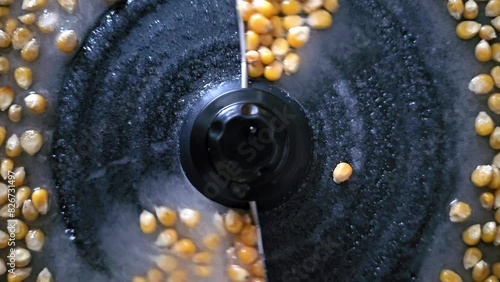 Popcorn maker