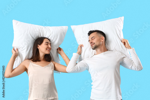 Young couple with soft pill...