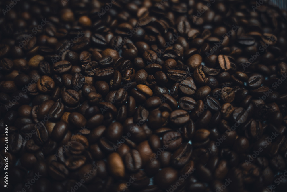 Obraz premium Colorful background with coffee beans in close-up