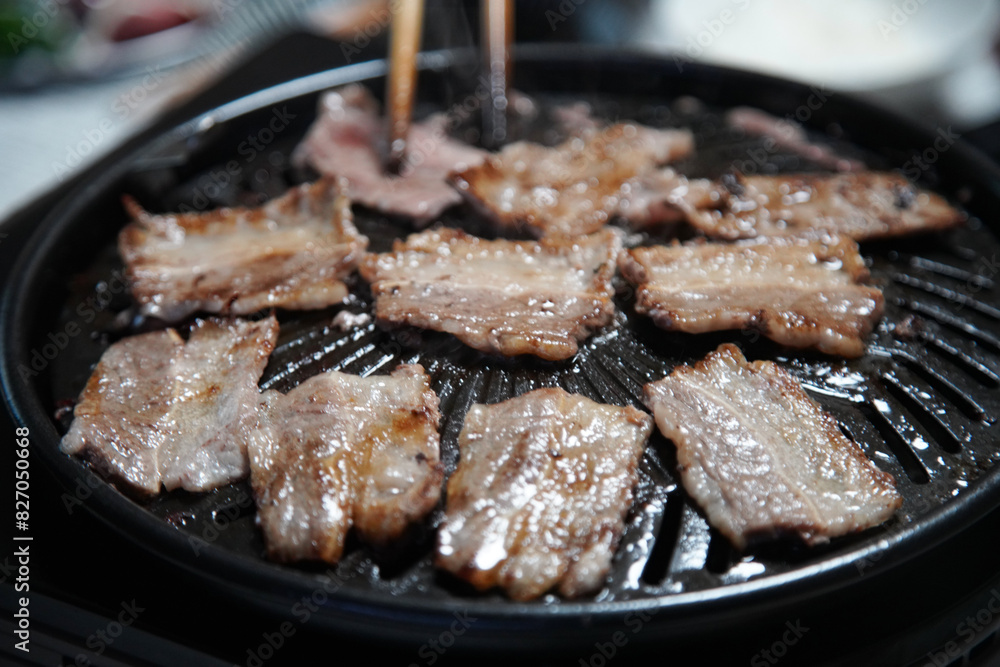 自宅で焼肉をする様子 自宅で焼肉をする様子