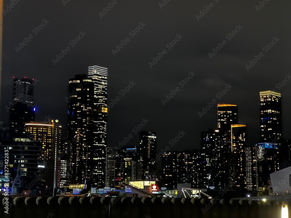 Naklejka premium Melbourne city at night