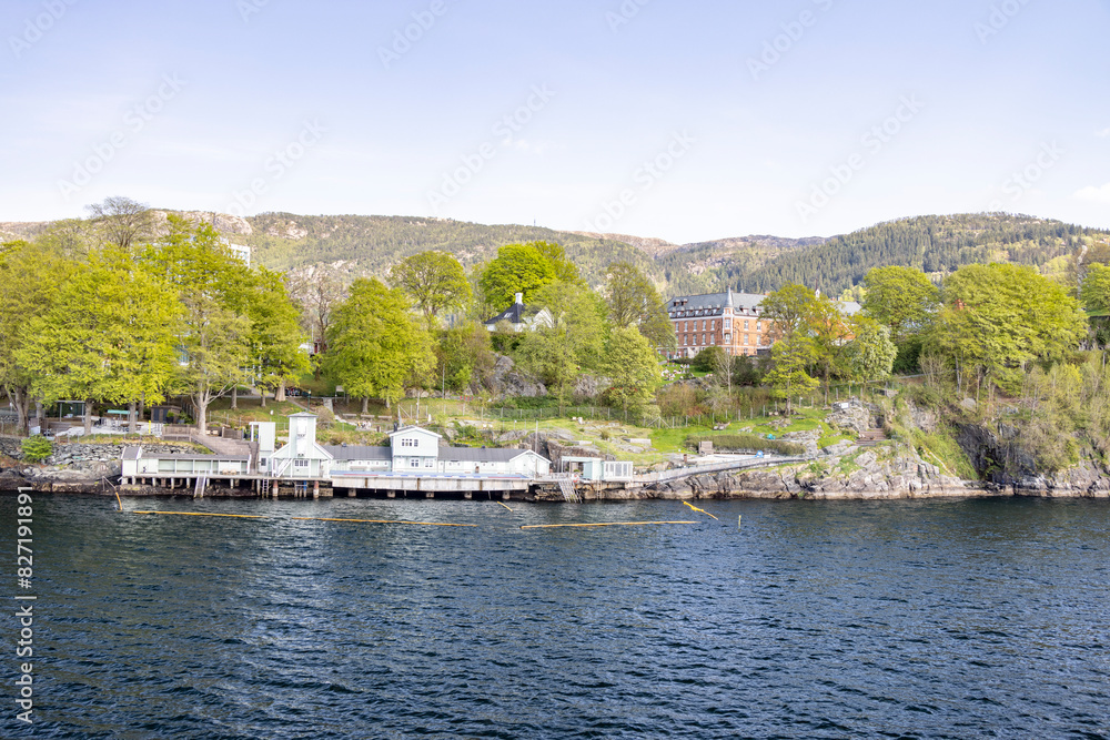 Arrives in Bergen with the coastal cruise ship Ms Nordkapp