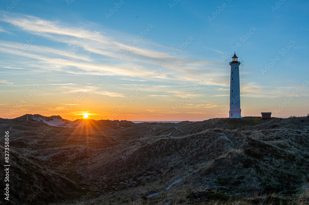 Sonnenuntergang mit Leuchtturm Sonnenuntergang mit Leuchtturm