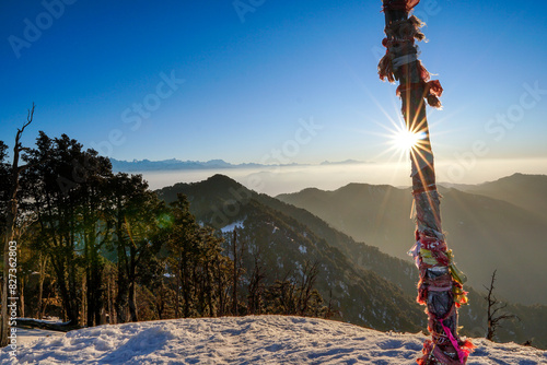 Konstfotografi Nag Tibba Winter Trek is a thrilling and accessible trek in the Indian state of