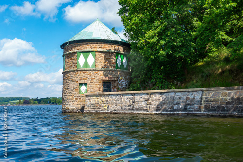 Burg im Wasser am Möhnesee, Delecke, NRW, Deutschland, Sauerland