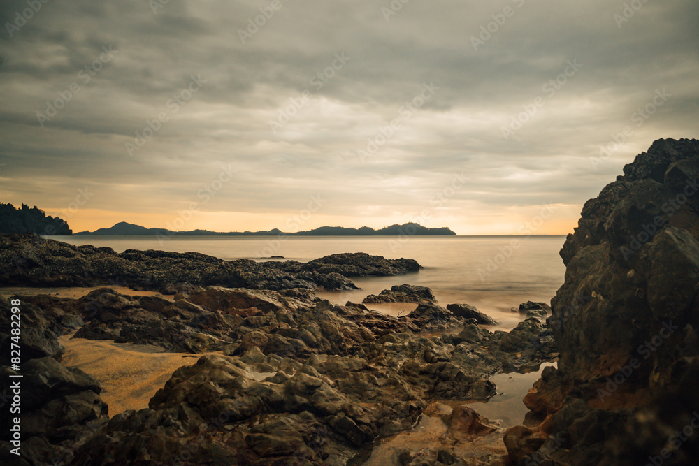 Fototapeta premium sea sky sunset orange background