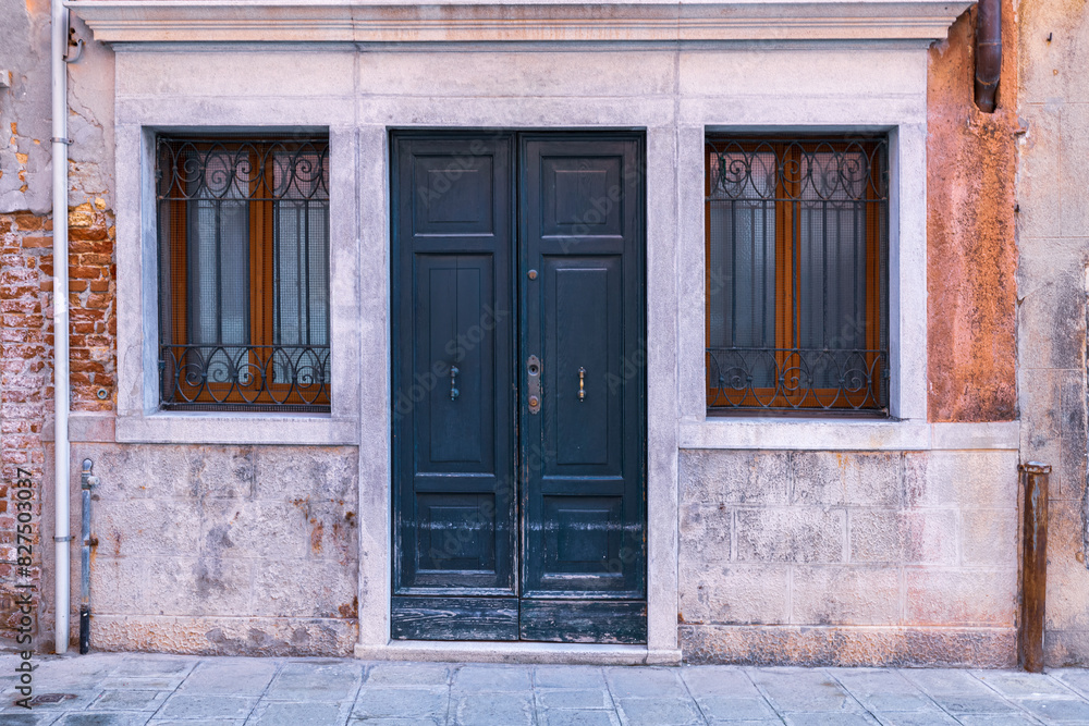 Obraz premium Ancient doors and windows