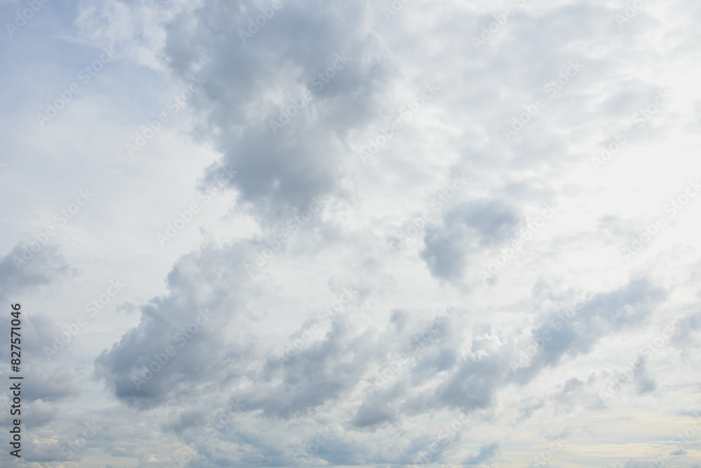 Obraz premium Blue sky with white clouds