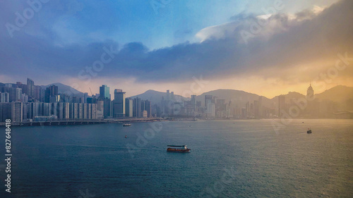 Canvas Print Panoramic skyline silhouette view of Hongkong Hong Kong Victoria Harbor and port