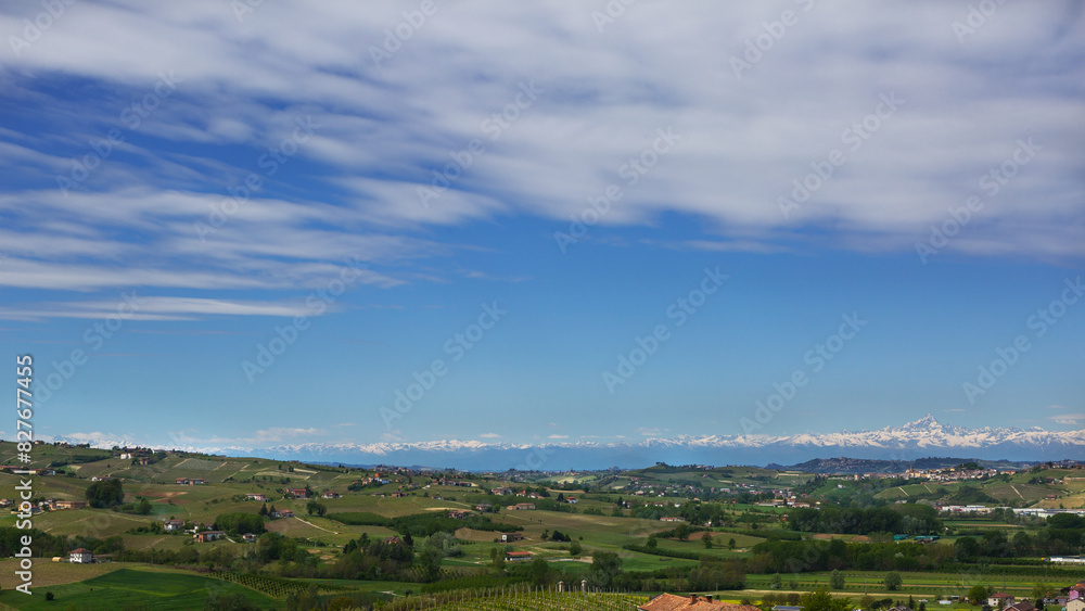 Fototapeta premium Italian Landscape: hills of Astigiano and Alpi