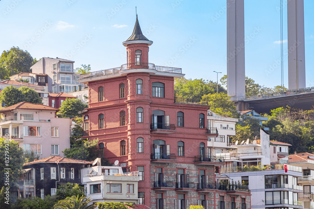 Obraz premium Magnificent view of the historical Yusuf Ziya Pasha pavilion in the Bosphorus of Istanbul from the Bosphorus.