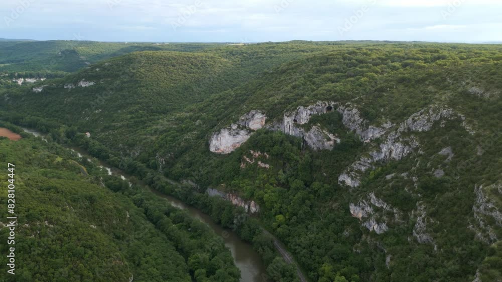 Rotation sur les gorges de l'Aveyron Rotation sur les gorges de l'Aveyron