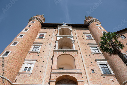 Valokuva Ducal Palace, a Renaissance building in the Italian city of Urbino in the Marche