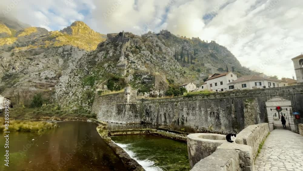 Shot of the bridge gate and water flwoing next ot it in Kotor Shot of the bridge gate and water flwoing next ot it in Kotor