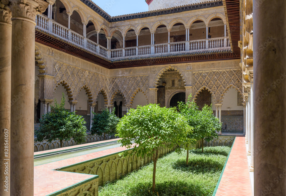 Fototapeta premium Gardens of Real Alcazar in Andalucia, Spain