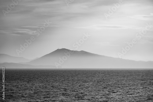 mountain in the sea © arakawa