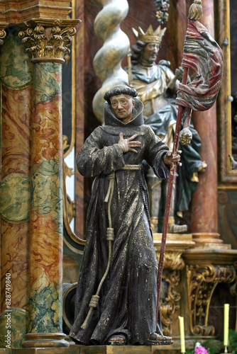 Quadro su tela Saint John of Capistrano, statue on the altar of Saint Francis of Assisi in the