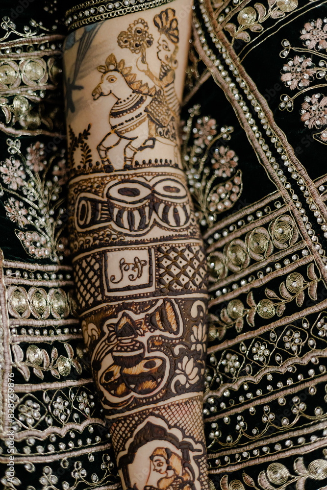 Henna Tattoo
Henna Tattoo