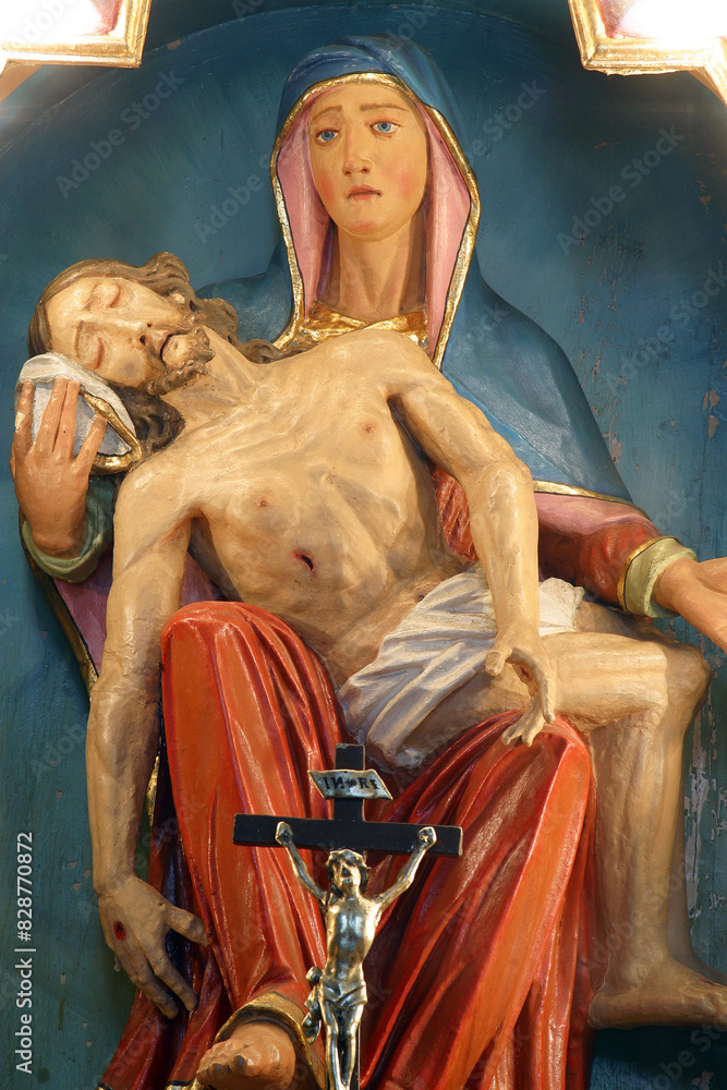Φωτογραφία Our Lady of Sorrows, altar in the Parish Church of St