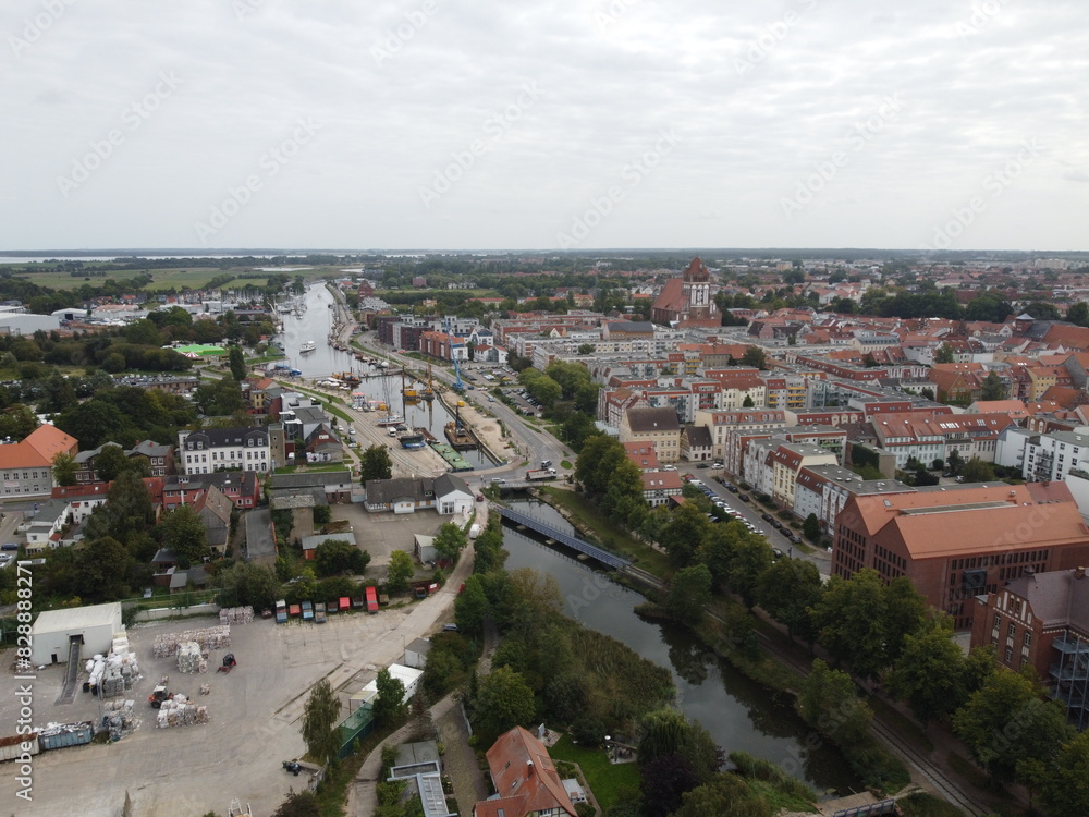 Fototapeta premium Drohnenaufnahme von Greifswalder Innenstadt