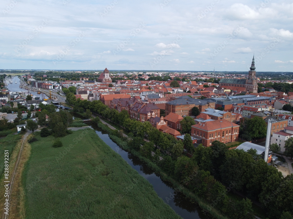 Fototapeta premium Drohnenaufnahme der Greifswalder Innenstadt
