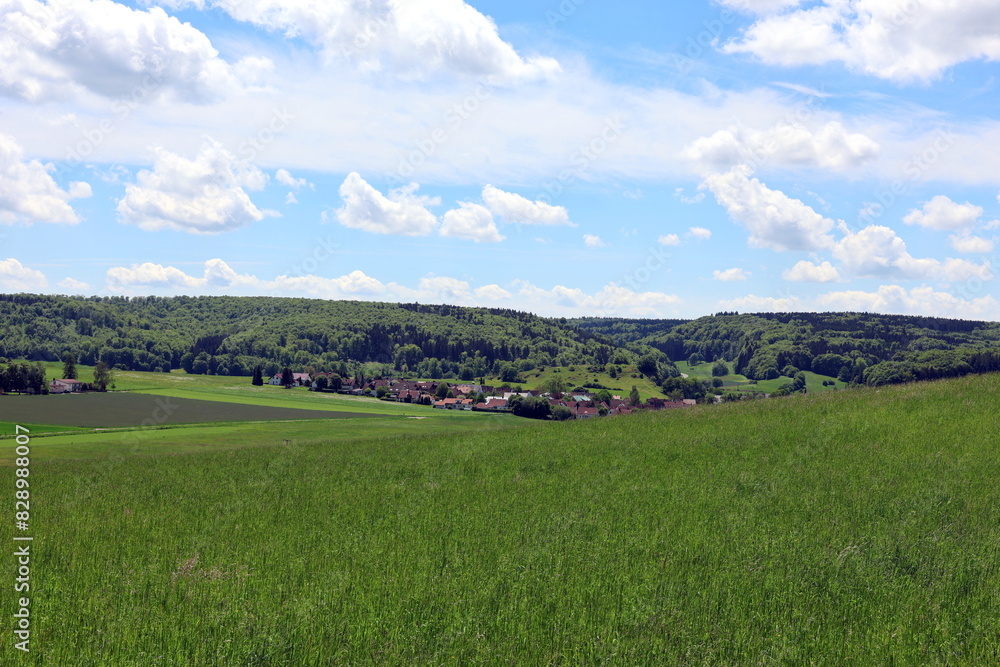 Sontheim im Stubental zwischen grünen Wiesen Sontheim im Stubental zwischen grünen Wiesen
