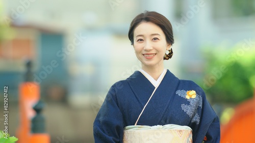 Foto 着物を着た30代女性