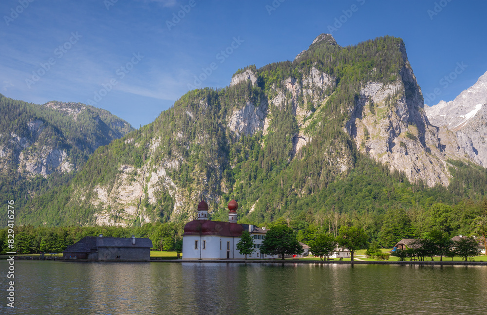 Naklejka premium Sankt Bartholoma vor dem Watzmann on Konigsee lake in Berchtesgaden Alps Germany