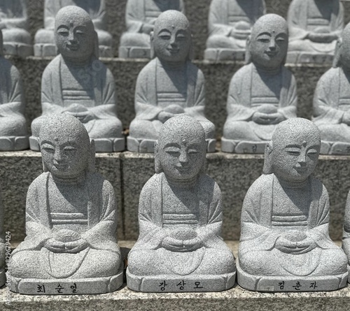 statue of buddha