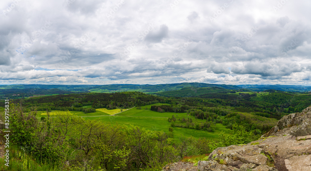 Obraz premium Panorama von Rhöntal an der Milseburg